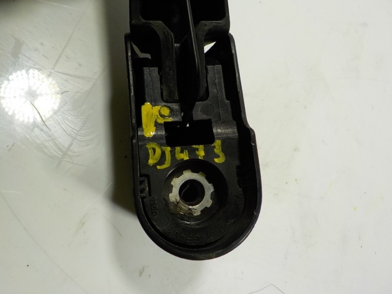 Recambio de brazo limpia trasero para mazda 3 berlina (bp) evolution referencia OEM IAM   