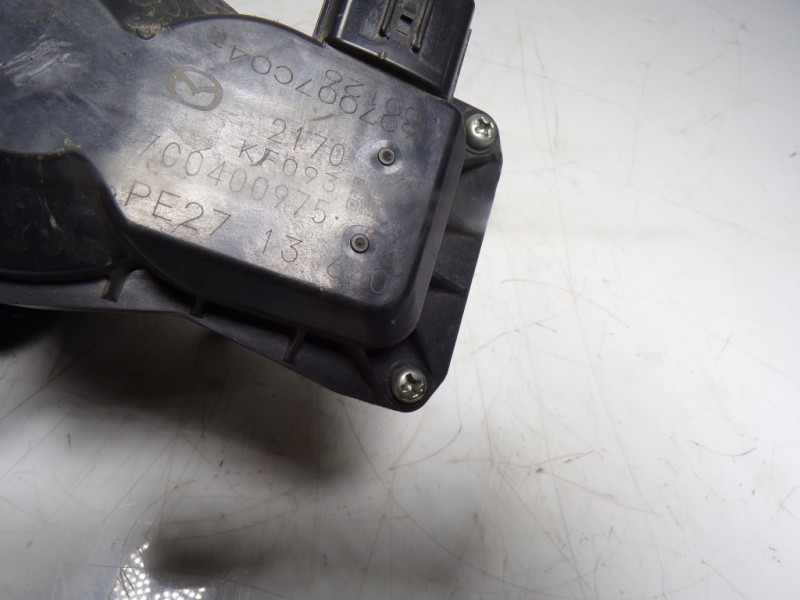 Recambio de caja mariposa para mazda 3 berlina (bp) evolution referencia OEM IAM  7C0400975 