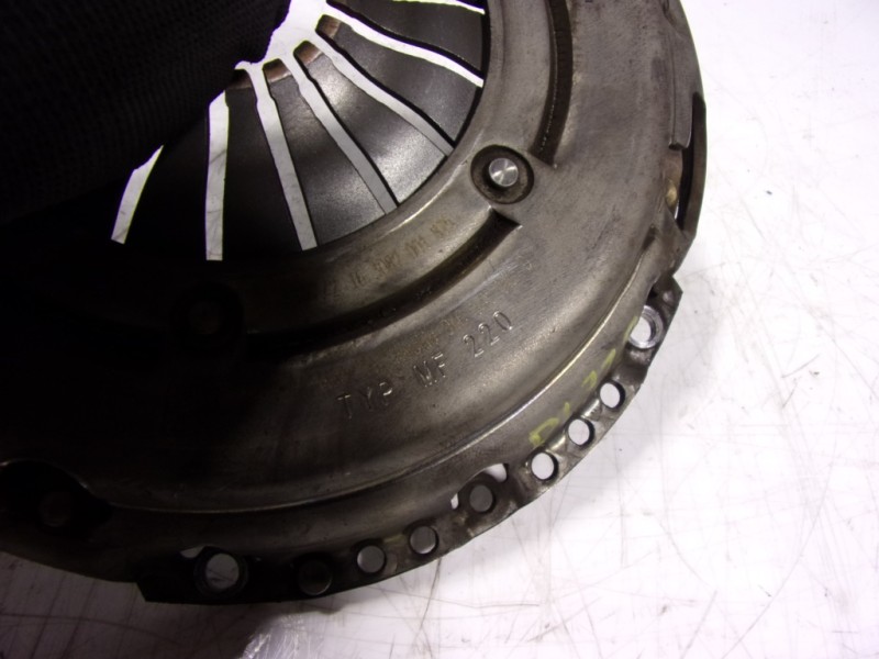 Recambio de kit embrague para audi a1 (8xk) 1.0 tfsi referencia OEM IAM 04C141031C 04C1052695 04C105269E