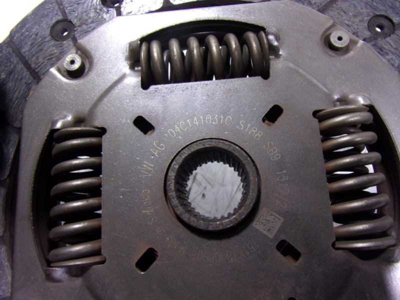 Recambio de kit embrague para audi a1 (8xk) 1.0 tfsi referencia OEM IAM 04C141031C 04C1052695 04C105269E