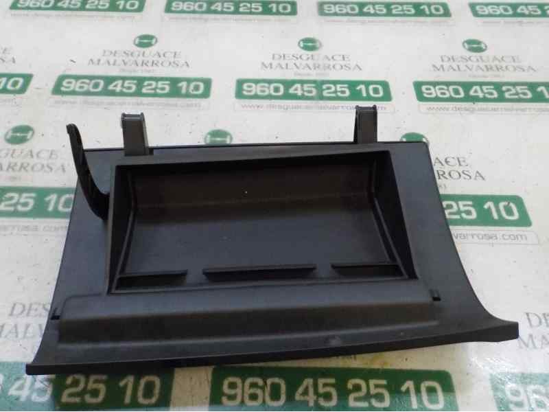 Recambio de guantera para volvo v40 2.0 diesel cat referencia OEM IAM 39840914  