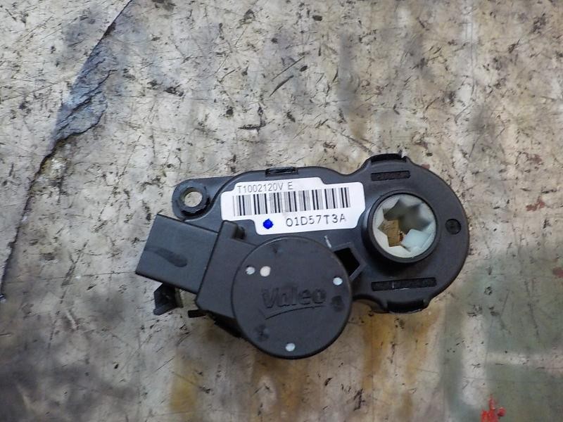 Recambio de motor apertura trampillas climatizador para peugeot 508 access referencia OEM IAM 6479E7  