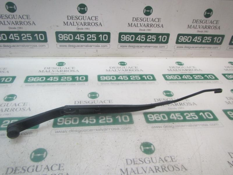 Recambio de brazo limpia delantero derecho para hyundai i10 classic referencia OEM IAM 983200X000  