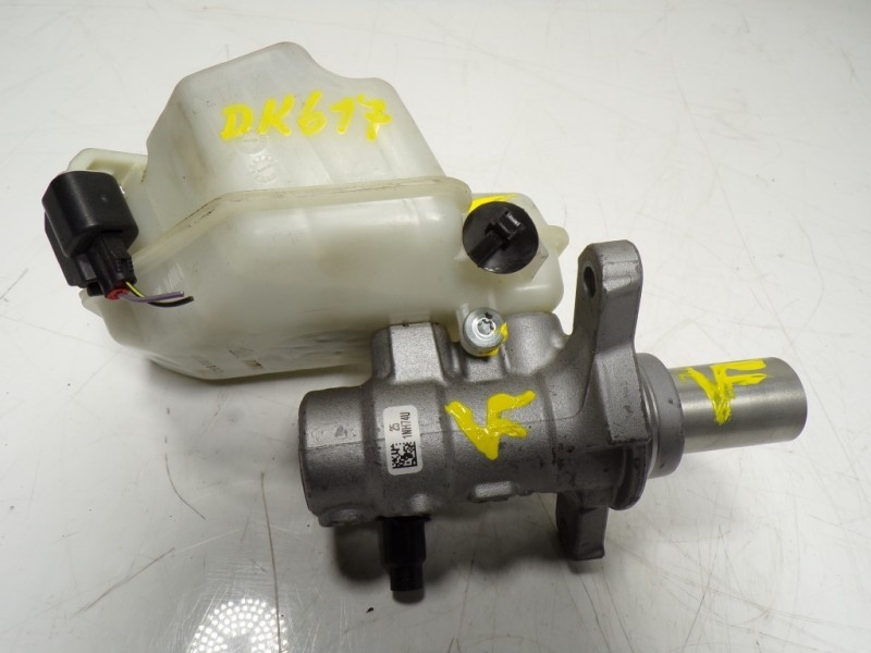 Recambio de bomba freno para land rover range rover evoque evoque referencia OEM IAM LR114626 03350891981 