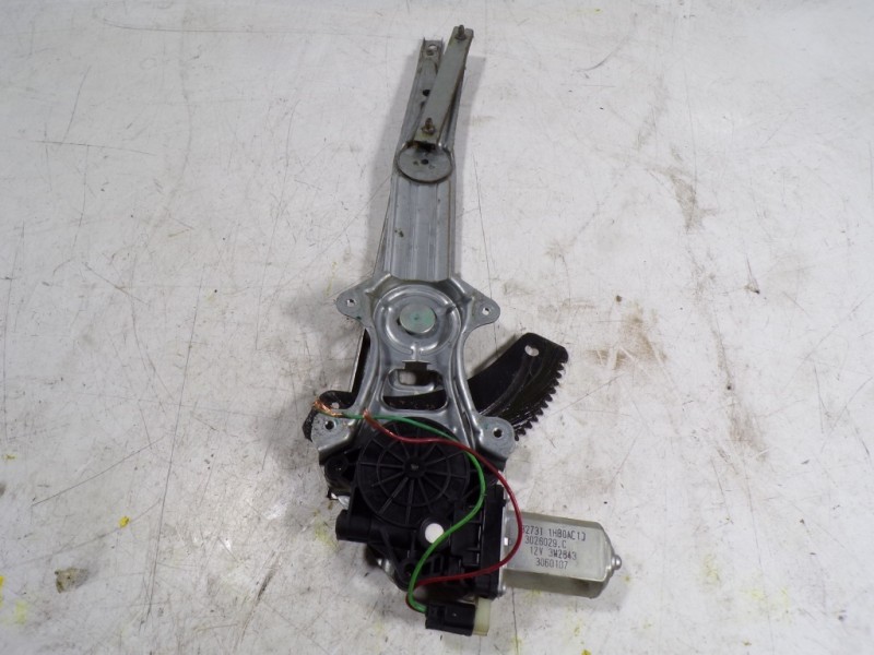 Recambio de elevalunas delantero izquierdo para nissan micra (k13) 1.2 cat referencia OEM IAM 807211HB0A 827311HB0A 3026029C