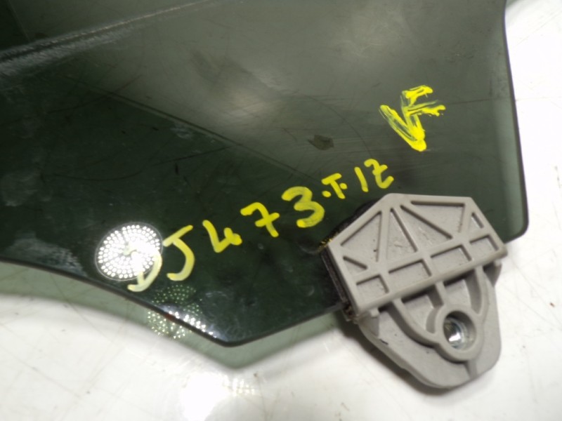 Recambio de cristal puerta trasero izquierdo para mazda 3 berlina (bp) evolution referencia OEM IAM   