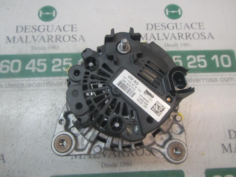 Recambio de alternador para volkswagen golf vii lim. (5g1) bluemotion referencia OEM IAM 04E903025 4E903015 