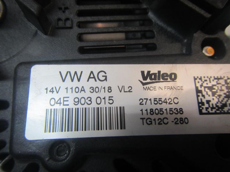 Recambio de alternador para volkswagen golf vii lim. (5g1) bluemotion referencia OEM IAM 04E903025 4E903015 
