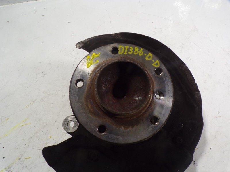 Recambio de mangueta delantera derecha para bmw serie 1 berlina (e81/e87) 120d referencia OEM IAM 31216793924  