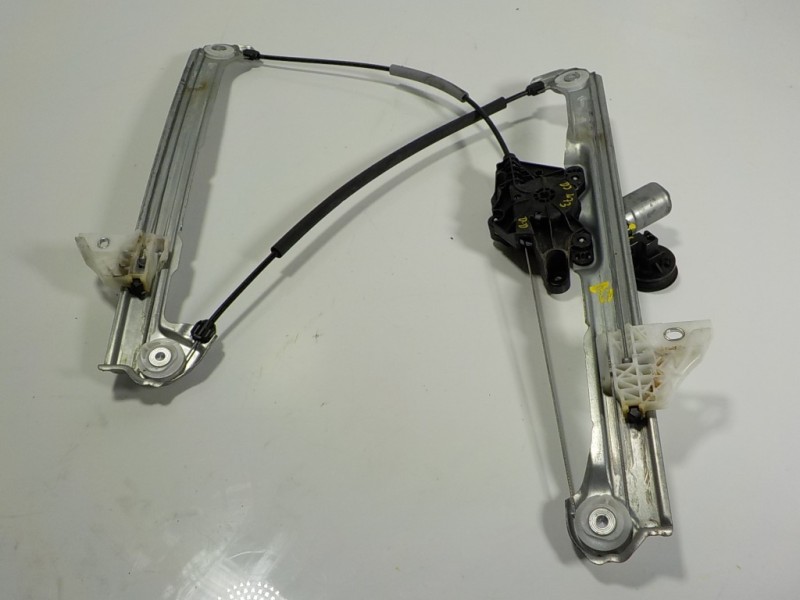 Recambio de elevalunas delantero derecho para mazda 3 berlina (bp) evolution referencia OEM IAM  BCJH5858X 