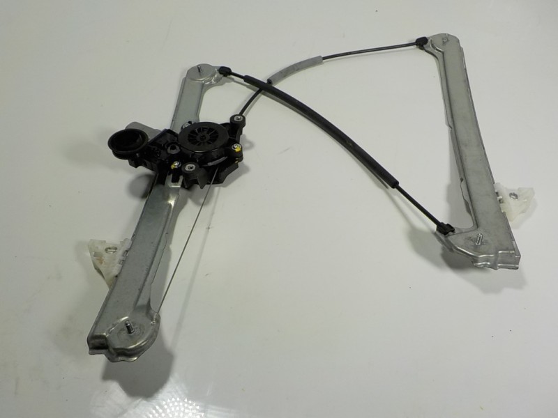 Recambio de elevalunas delantero derecho para mazda 3 berlina (bp) evolution referencia OEM IAM  BCJH5858X 