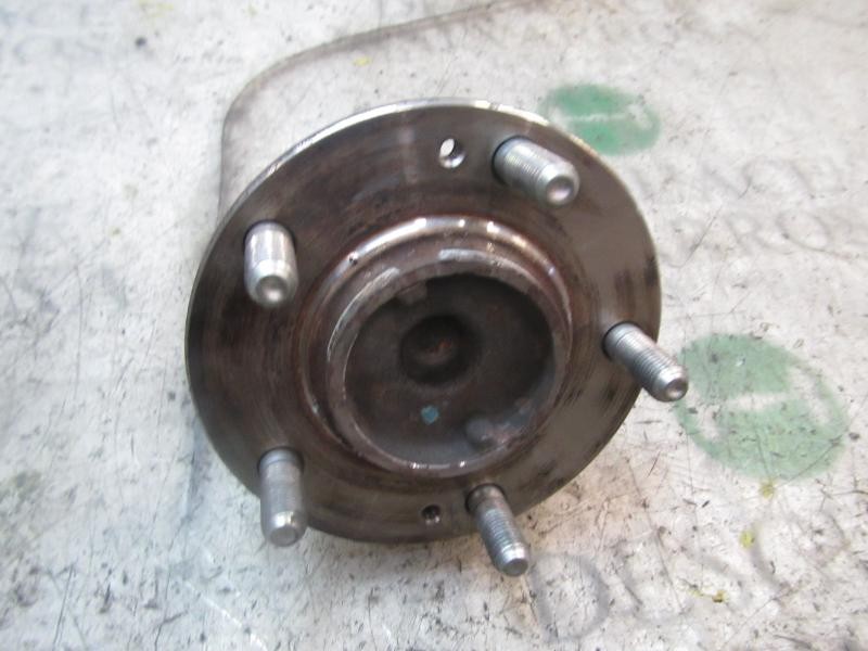 Recambio de mangueta trasera izquierda para hyundai ix20 1.6 crdi cat referencia OEM IAM 527502K000  