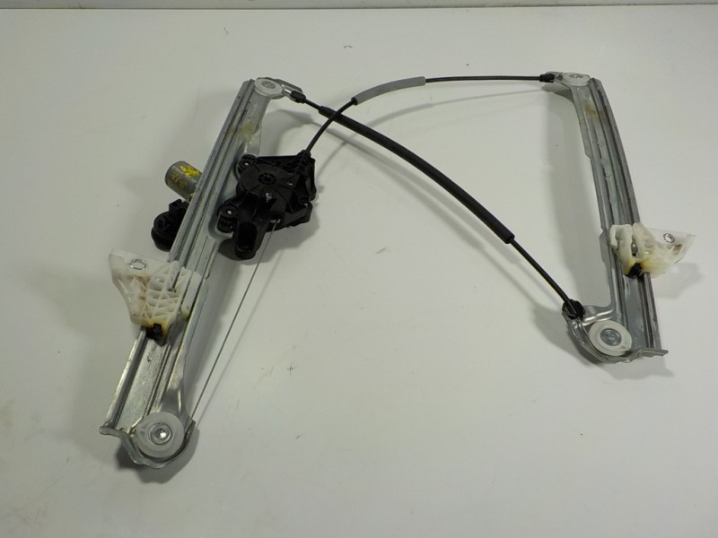 Recambio de elevalunas delantero izquierdo para mazda 3 berlina (bp) evolution referencia OEM IAM  BCJH5958X 