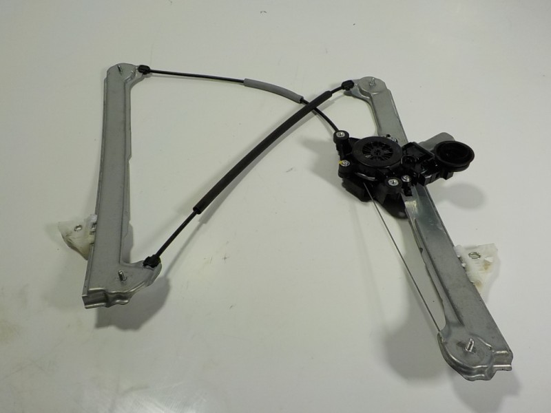 Recambio de elevalunas delantero izquierdo para mazda 3 berlina (bp) evolution referencia OEM IAM  BCJH5958X 