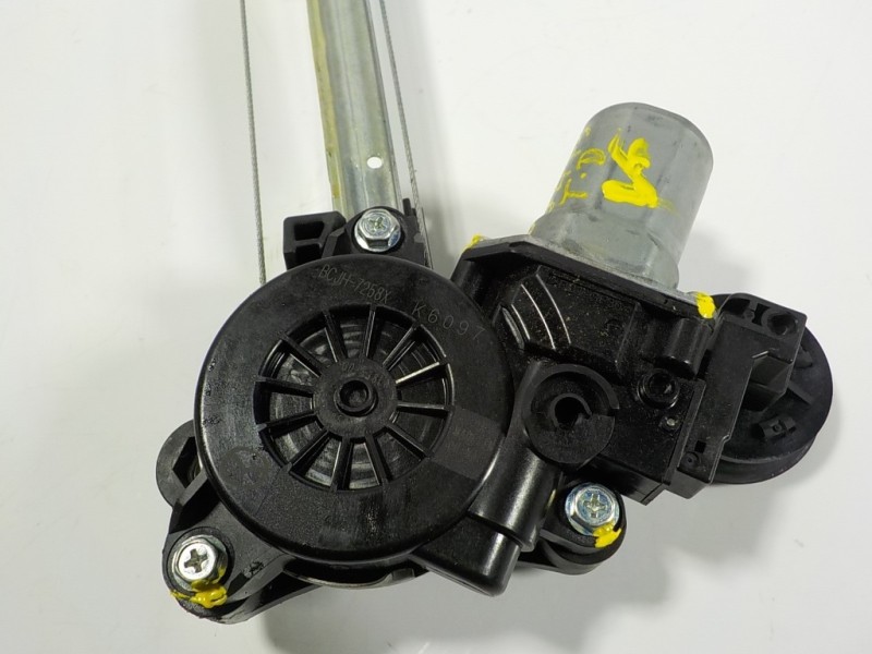 Recambio de elevalunas trasero derecho para mazda 3 berlina (bp) evolution referencia OEM IAM  BCJH7258X 