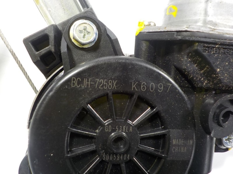 Recambio de elevalunas trasero derecho para mazda 3 berlina (bp) evolution referencia OEM IAM  BCJH7258X 