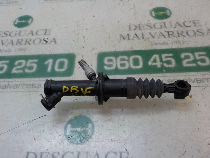 Recambio de bomba embrague para renault clio iv 1.5 dci diesel fap referencia OEM IAM 306105773R  