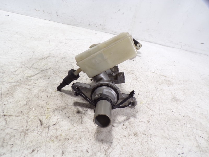 Recambio de bomba freno para ford c-max 1.0 ecoboost cat referencia OEM IAM 2372573  