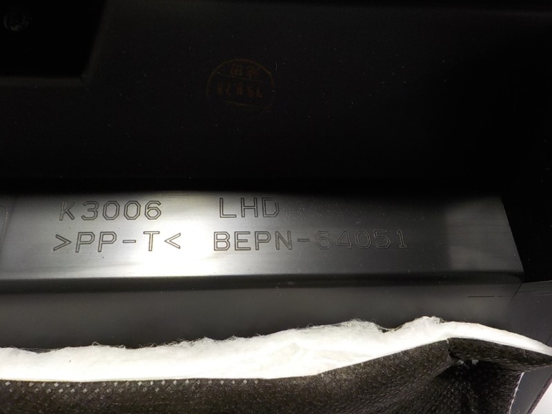 Recambio de guantera para mazda 3 berlina (bp) evolution referencia OEM IAM  BEPN64051 
