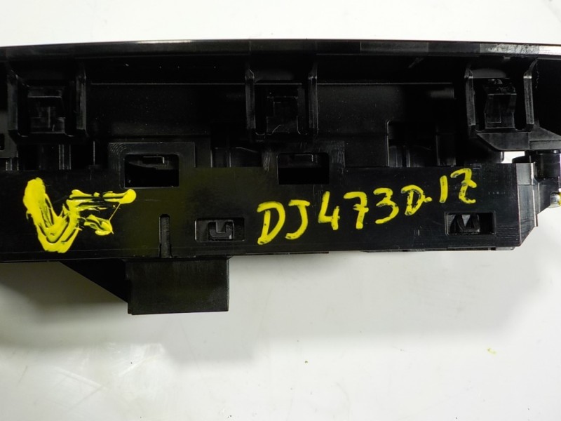 Recambio de mando elevalunas delantero izquierdo para mazda 3 berlina (bp) evolution referencia OEM IAM  BDMC66350A 