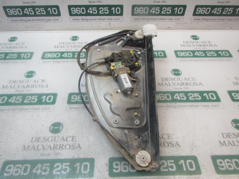 Recambio de elevalunas trasero derecho para land rover freelander (lr2) 2.2 td4 cat referencia OEM IAM LR019660  