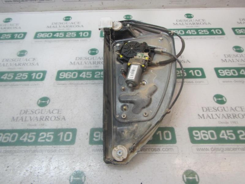 Recambio de elevalunas trasero izquierdo para land rover freelander (lr2) 2.2 td4 cat referencia OEM IAM LR019661  