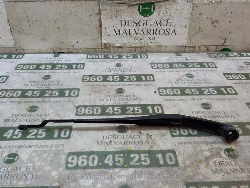 Recambio de brazo limpia delantero izquierdo para kia cee´d 1.4 crdi cat referencia OEM IAM   