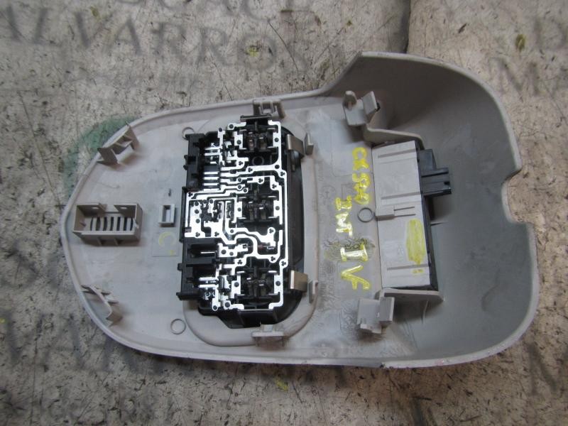 Recambio de piloto interior para peugeot 308 confort referencia OEM IAM 6362V0  