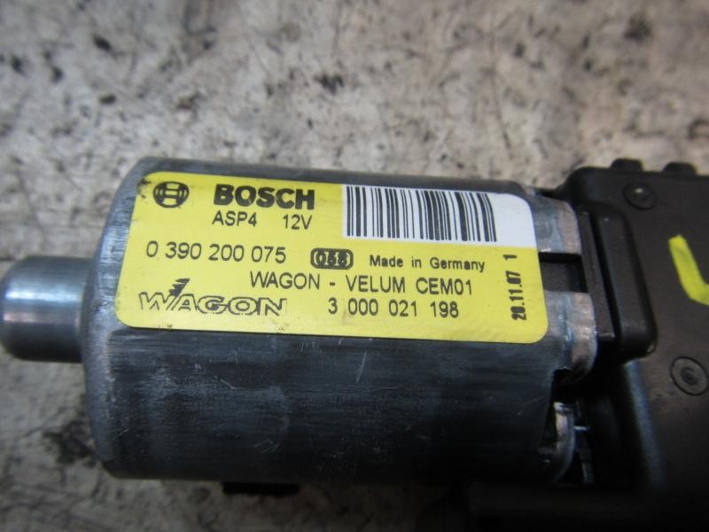 Recambio de motor techo electrico para peugeot 308 confort referencia OEM IAM 8401RR 0390200075 0390200075