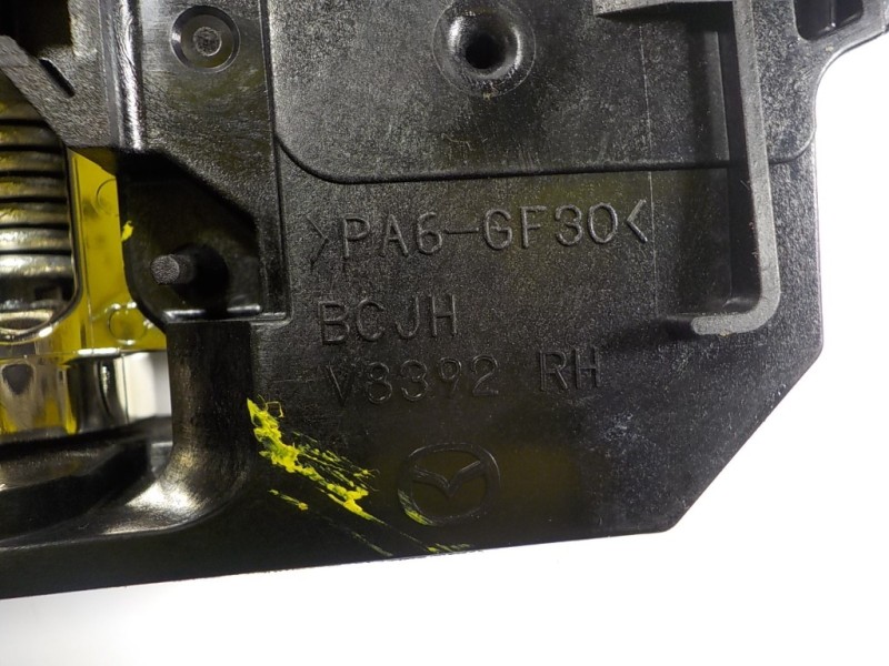 Recambio de maneta interior delantera derecha para mazda 3 berlina (bp) evolution referencia OEM IAM  BCJHV8392RH 