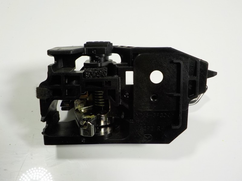 Recambio de maneta interior trasera derecha para mazda 3 berlina (bp) evolution referencia OEM IAM  BCJHV8392RH 