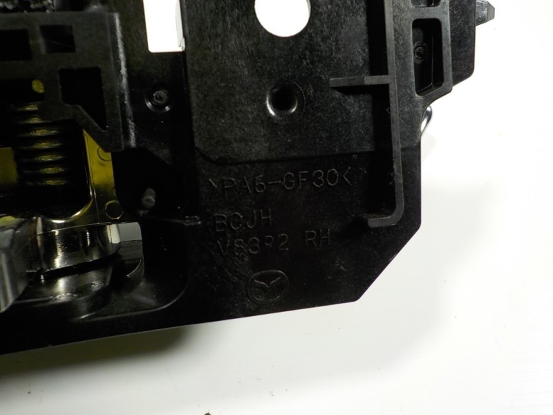 Recambio de maneta interior trasera derecha para mazda 3 berlina (bp) evolution referencia OEM IAM  BCJHV8392RH 