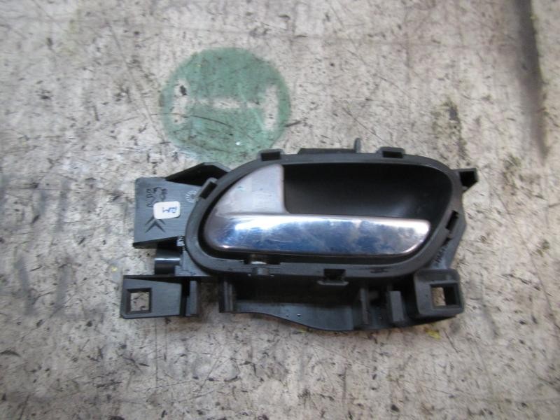 Recambio de maneta interior delantera izquierda para peugeot 207 premium referencia OEM IAM   