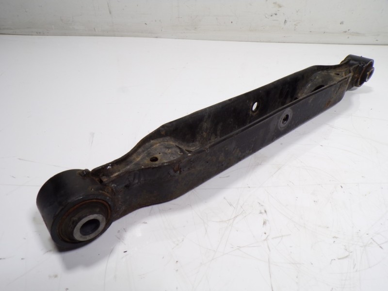 Recambio de brazo suspension inferior trasero derecho para nissan x-trail (t32) acenta referencia OEM IAM 55110JG00E  