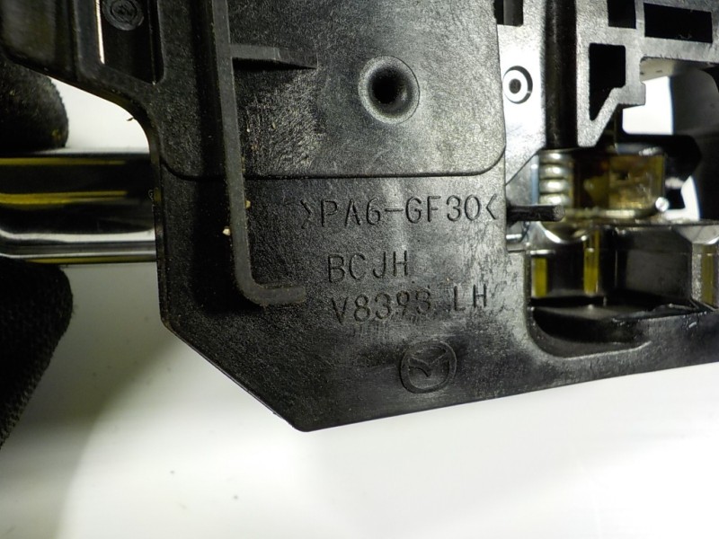 Recambio de maneta interior trasera izquierda para mazda 3 berlina (bp) evolution referencia OEM IAM  BCJHV8393LH 