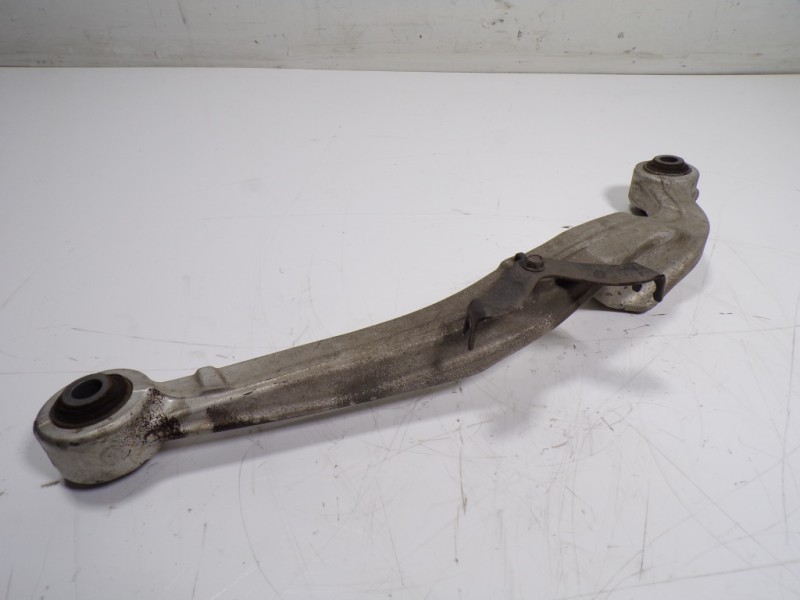 Recambio de brazo suspension superior trasero izquierdo para nissan x-trail (t32) acenta referencia OEM IAM 55121JD04A  
