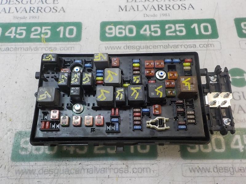 Recambio de caja reles / fusibles para opel insignia berlina selective referencia OEM IAM 22953003 2295300301A4X 