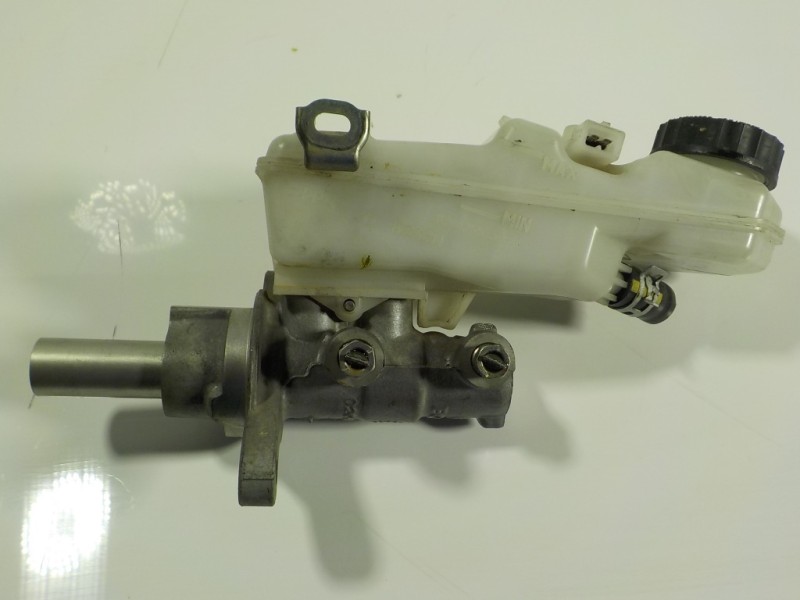 Recambio de bomba freno para toyota verso 1.6 d-4d cat referencia OEM IAM 4720109570  