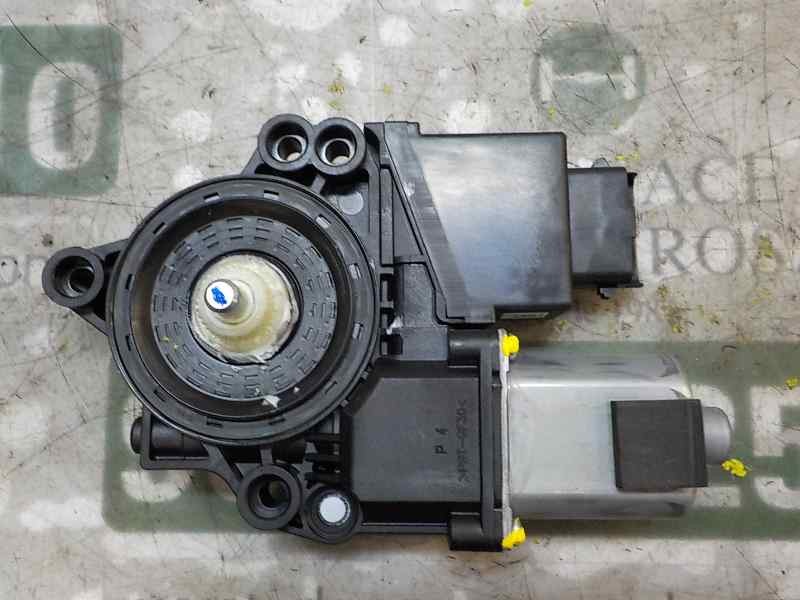 Recambio de motor elevalunas delantero izquierdo para kia cee´d 1.4 crdi cat referencia OEM IAM   