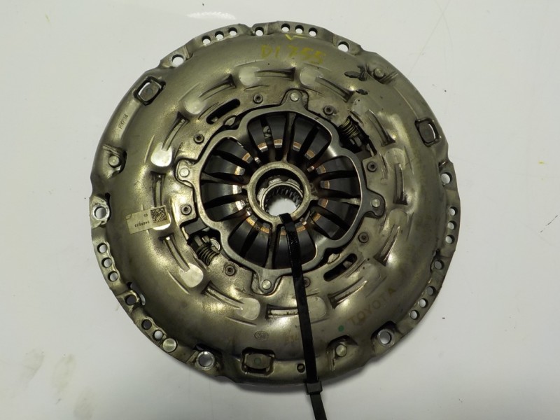 Recambio de kit embrague para toyota verso 1.6 d-4d cat referencia OEM IAM 3100105140  