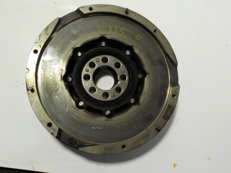 Recambio de kit embrague para toyota verso 1.6 d-4d cat referencia OEM IAM 3100105140  