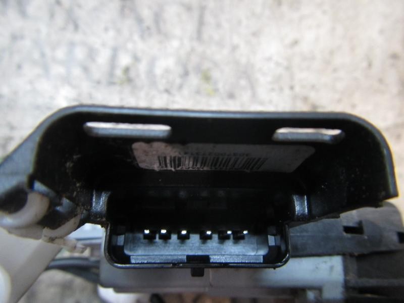 Recambio de cerradura puerta trasera derecha para peugeot 308 confort referencia OEM IAM 9138Q8  