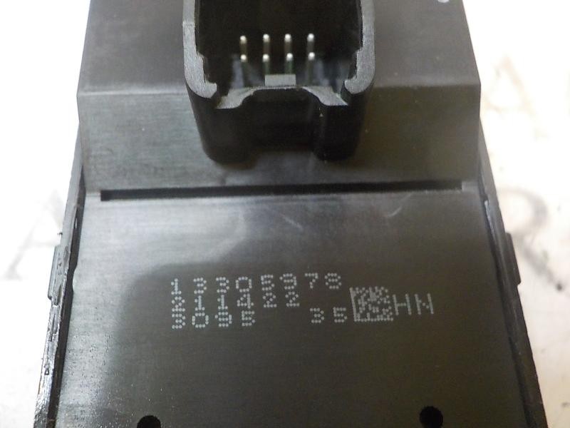 Recambio de mando elevalunas delantero izquierdo para opel insignia berlina selective referencia OEM IAM 13305978  