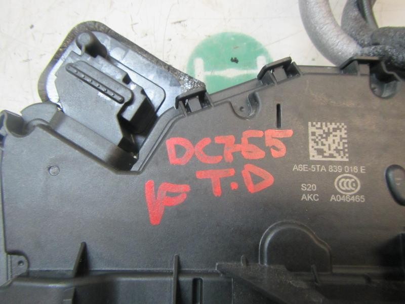 Recambio de cerradura puerta trasera derecha para volkswagen golf vii lim. (5g1) bluemotion referencia OEM IAM 5TA839016E A6E5TA