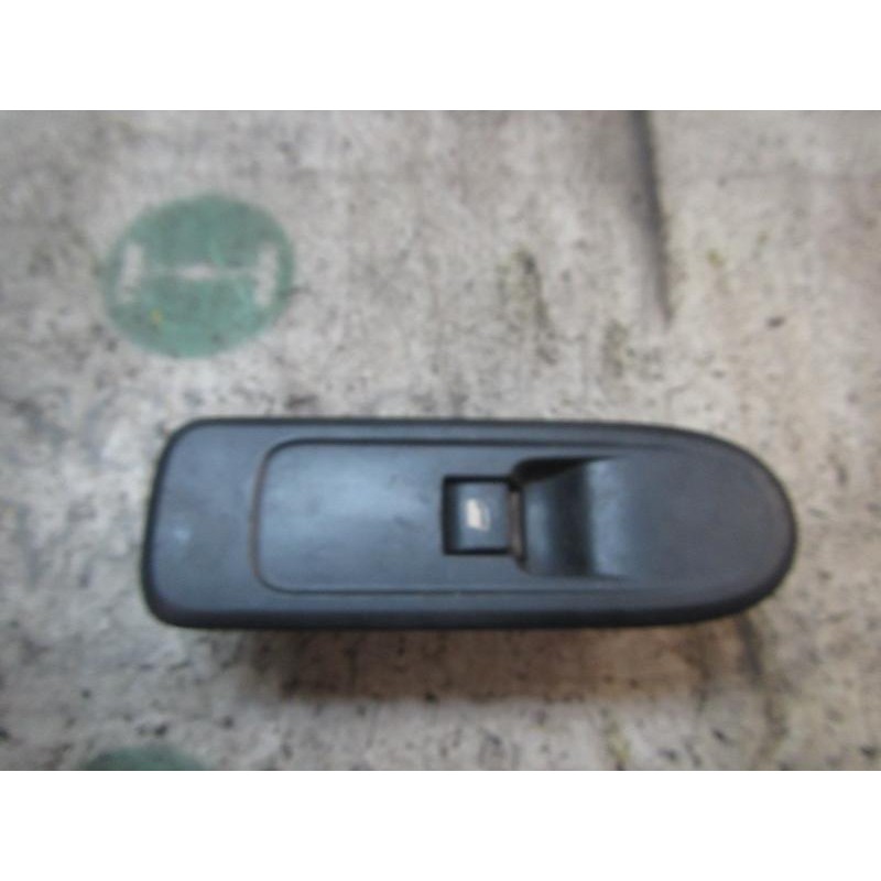 Recambio de mando elevalunas delantero derecho para peugeot 308 confort referencia OEM IAM 649029  