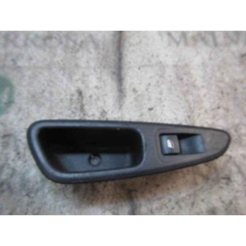 Recambio de mando elevalunas trasero izquierdo para peugeot 308 confort referencia OEM IAM 649031  