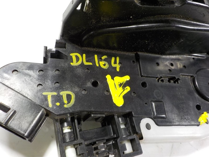 Recambio de cerradura puerta trasera derecha para nissan x-trail (t32) acenta referencia OEM IAM 825004CA0A F1814510 