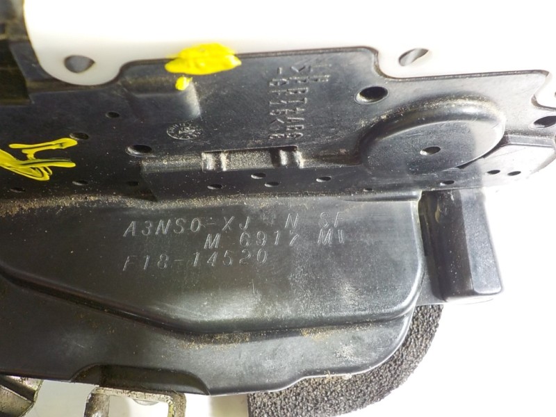 Recambio de cerradura puerta trasera izquierda para nissan x-trail (t32) acenta referencia OEM IAM 825014CA0A F1814520 