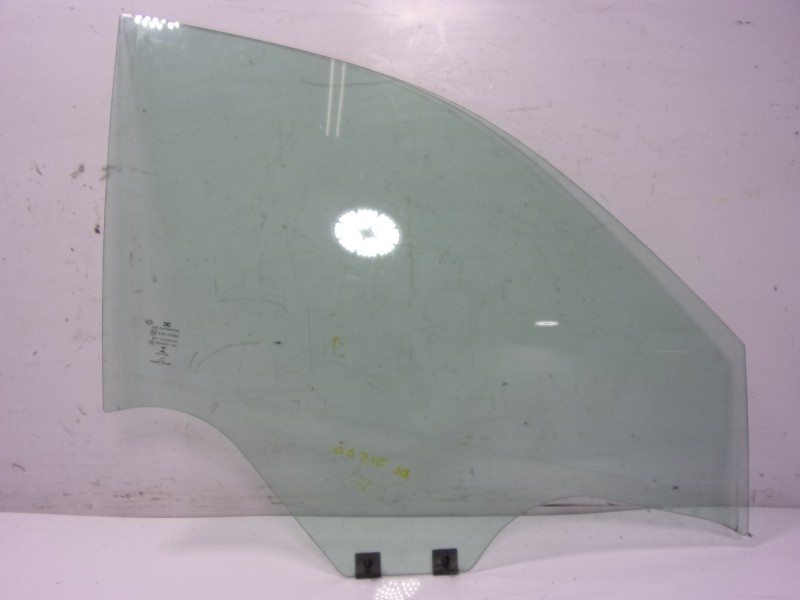 Recambio de cristal puerta delantero derecho para renault twingo iii 1.0 sce referencia OEM IAM 803005789R  