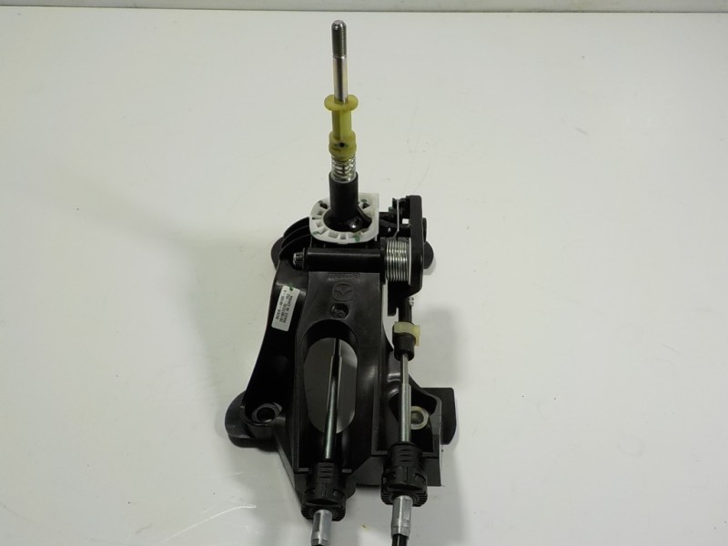 Recambio de palanca cambio para mazda 3 berlina (bp) evolution referencia OEM IAM  BCKN46100A 